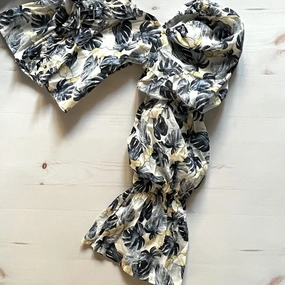 Coset style top with Drama sleeves - Picture 2 of 8